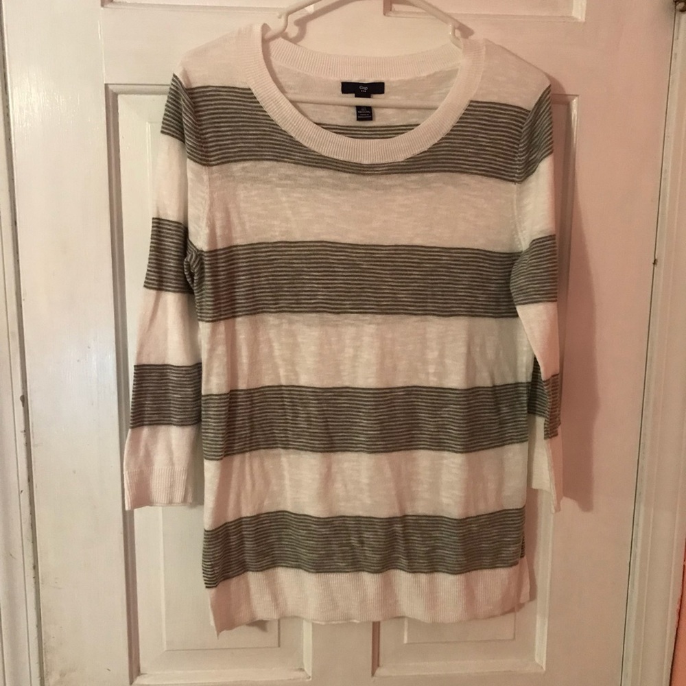 Gap 3/4 length sleeve lightweight sweater